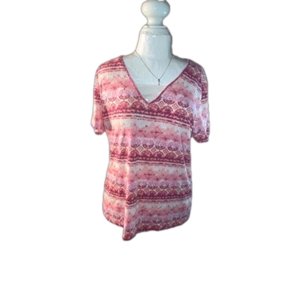 i.b.diffusion Grannycore Native American Rose Monochromatic V-Neck Bling Around